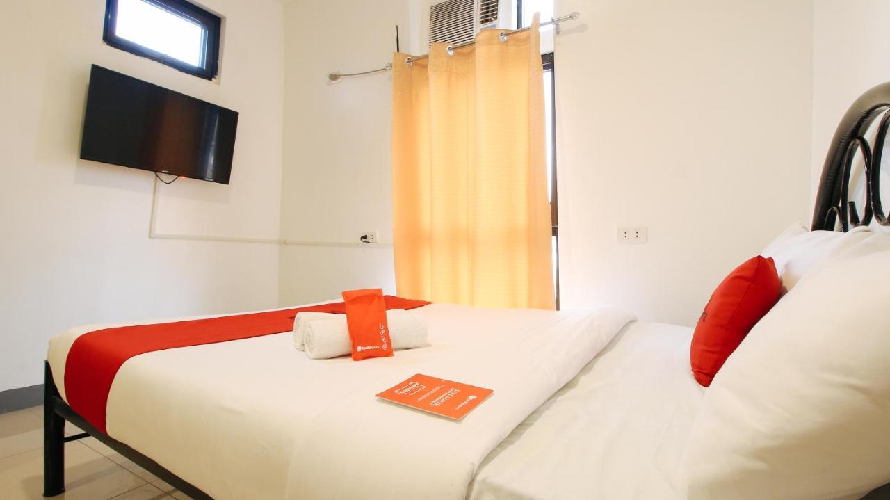 Reddoorz Plus @ Jardin Suites Guadalupe Nuevo ماندالويونغ المظهر الخارجي الصورة