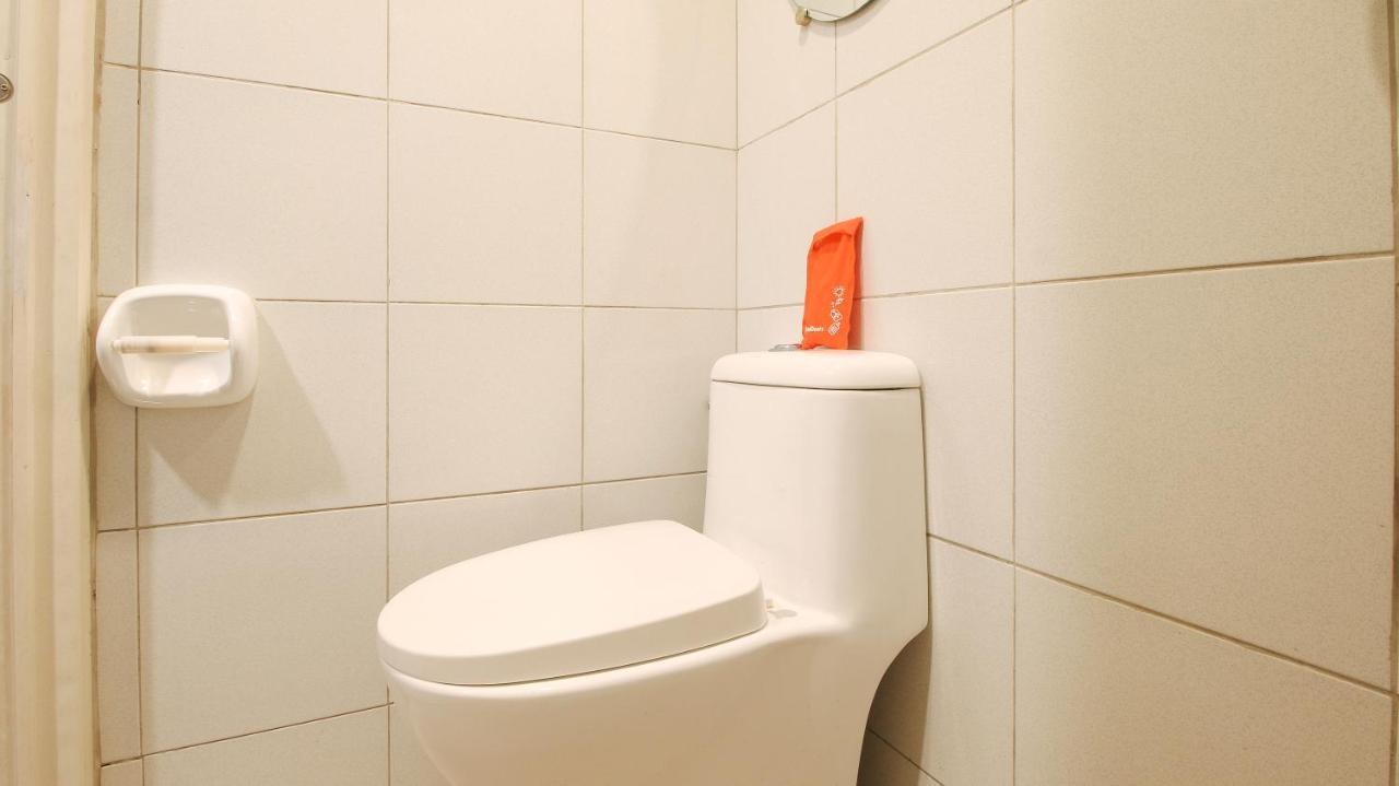 Reddoorz Plus @ Jardin Suites Guadalupe Nuevo ماندالويونغ المظهر الخارجي الصورة